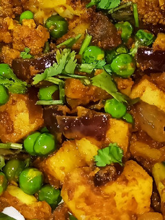 गोभी आलू मटर की सूखी सब्जी(Gobhi aloo matar ki sukhi sabzi recipe in hindi) रेसिपी मुख्य फोटो