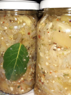 Una foto de Berenjenas en escabeche