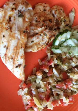 Una foto de Supremas con salsa de vegetales y crema
