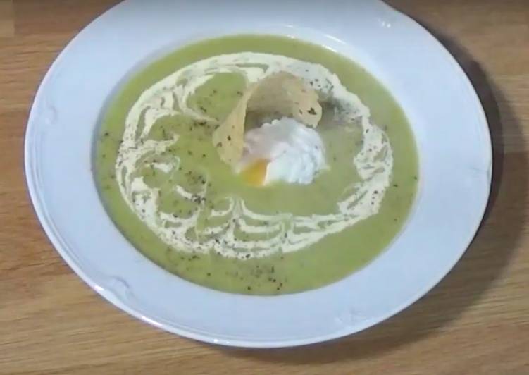 Simple Way to Prepare Award-winning Asparagus and Broad Bean soup