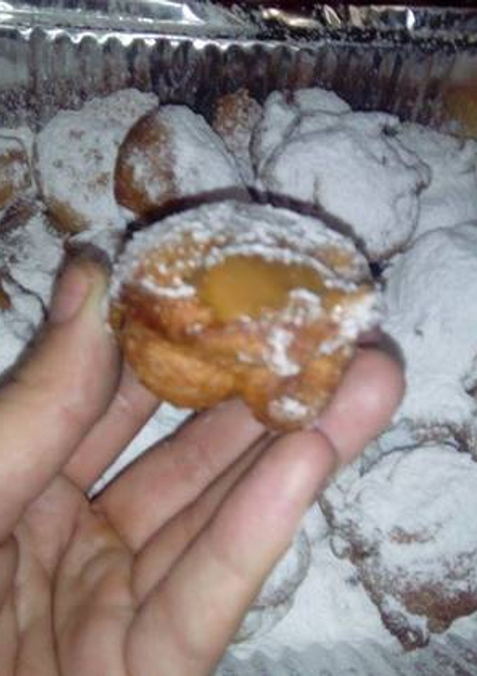 Una foto de Buñuelos rellenos de dulce de leche