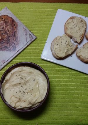 Una foto de Hummus mmm que rico!