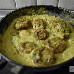 A picture of Creamy Palak (Spinach) Mushroom Recipe.
