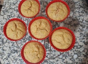 Foto principal de Magdalenas de plátano y harina de almendra. Sin gluten y sin lácteos