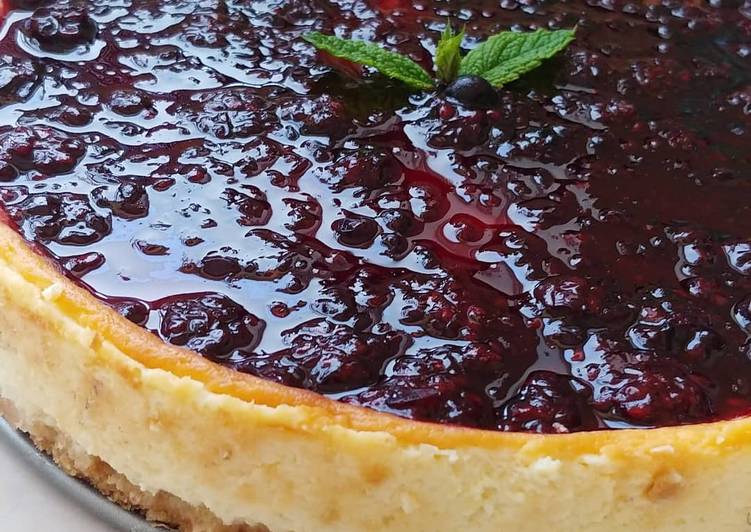 Steps to Make Perfect Blackberry baked cheesecake