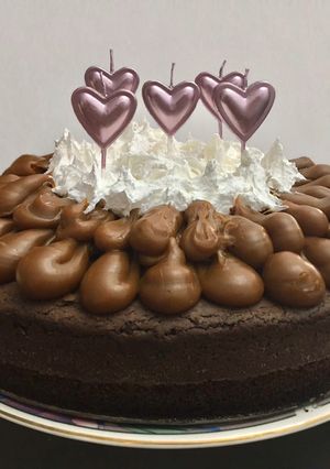 Una foto de TORTA MARQUISE para cumpleaños 1️⃣9️⃣🎉🎊