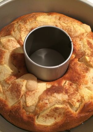 Foto di Ciambellone mele, cannella e yogurt