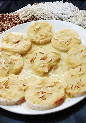 பிரட் ரசமலாய் (Bread rasamalaai recipe in tamil) செய்முறை முக்கிய புகைப்படம்