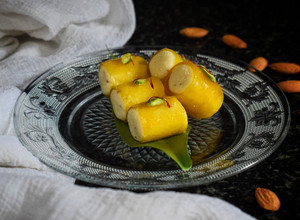 A picture of Aam papad sandesh.