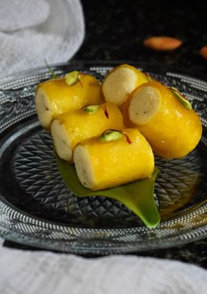 A picture of Aam papad sandesh.