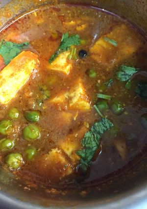 A picture of Rasse Walla Matar Paneer.
