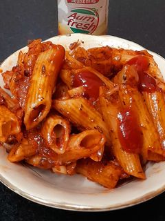 રેડ સોસ પાસ્તા (Red Sauce Pasta Recipe In Gujarati) રેસીપી મુખ્ય ફોટો