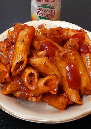 રેડ સોસ પાસ્તા (Red Sauce Pasta Recipe In Gujarati) રેસીપી મુખ્ય ફોટો