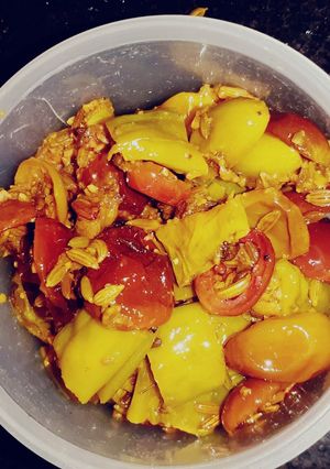 A picture of Mirchi karaunde.