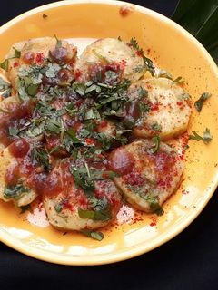 शकरकंद की चटपटी चाट (Shakarkand ki chatpati chaat recipe in hindi) रेसिपी मुख्य फोटो