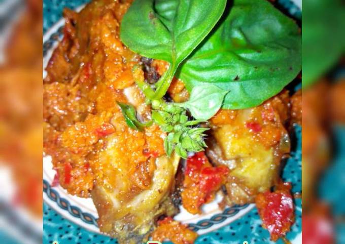 Ayam Penyet (+ resep sambal penyet)