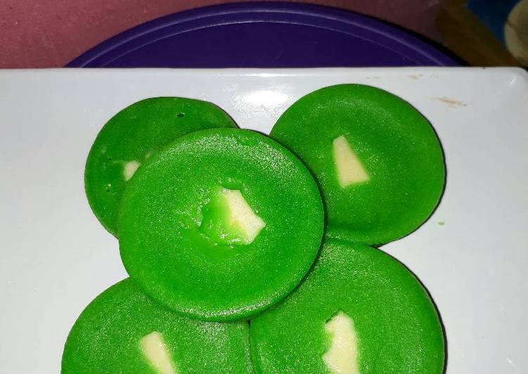 Olahan Kue Lumpur Pandan Keju | Cara Buat Kue Lumpur Pandan Keju Yang Enak dan Simpel