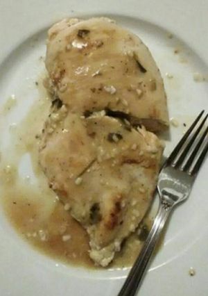 A picture of Garlic Lemon Butter Sauce with Chicken.