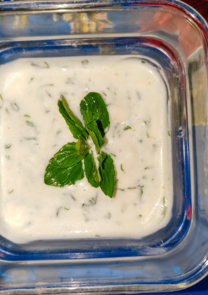 Una foto de Aderezo árabe de yogurt