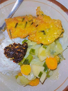 Foto resep Sayur sop, tempe selimut, sambal kecap kacang tanah