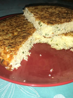 Una foto de Tortilla de arroz y queso