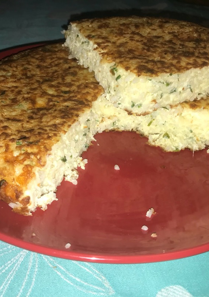 Una foto de Tortilla de arroz y queso