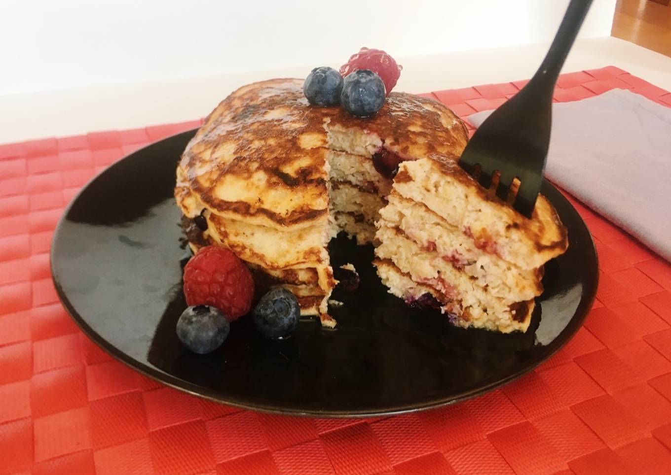 Tortitas de avena y frutos rojos