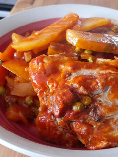 Una foto de Estofado de pollo con papas
