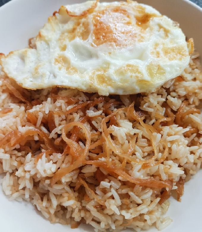 รูปของ ข้าวผัดหัวไชโป๊วโปะไข่ดาว