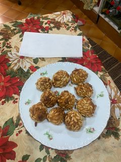 Una foto de Panellet de piñones