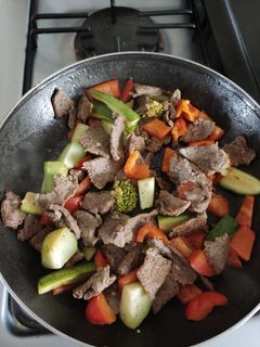 A picture of Beef Fajitas with Vegetables.