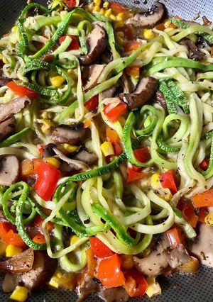 Una foto de Spaghetti de calabaza con mantequilla y albahaca