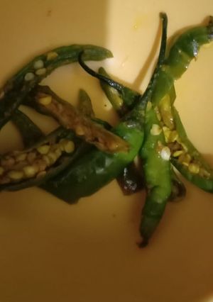 A picture of Green chilli pickle.