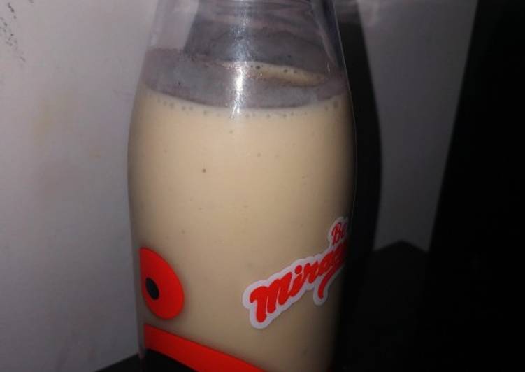 Guide to Make Banana shake in 32 Minutes for Young Wife
