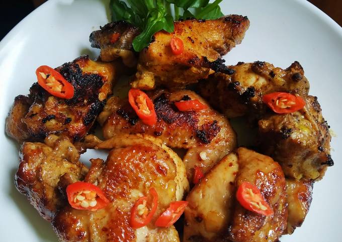 Ayam Panggang Ngo Hiong | Gurih and Juicy