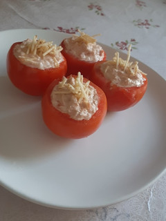 Una foto de Tomates rellenos