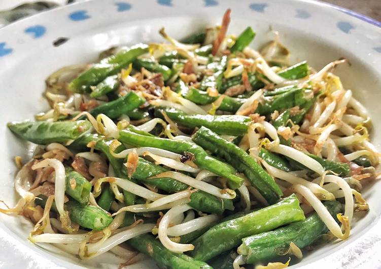 Langkah Mudah untuk memasak Tumis taoge kacang panjang ikan asin, Sempurna