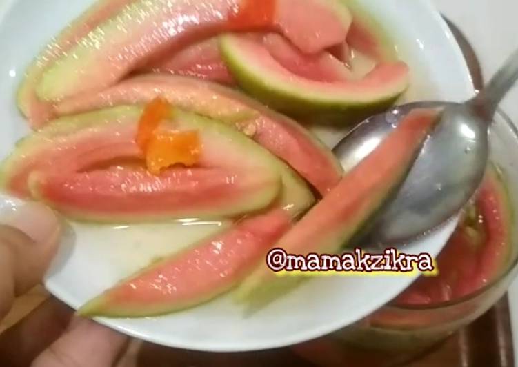 Kiat-kiat mengolah Asinan Jambu Biji enak