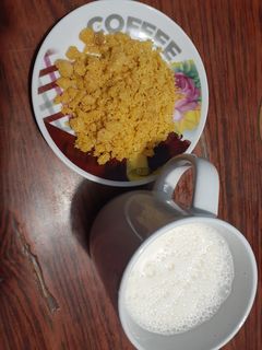 Una foto de Rora piru con leche😋