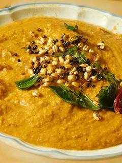 வெங்காய தக்காளி பூண்டு கார சட்னி(Venkaaya thakali poondu kaara chutney recipe in tamil) செய்முறை முக்கிய புகைப்படம்
