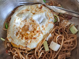 Mie goreng dengan spageti