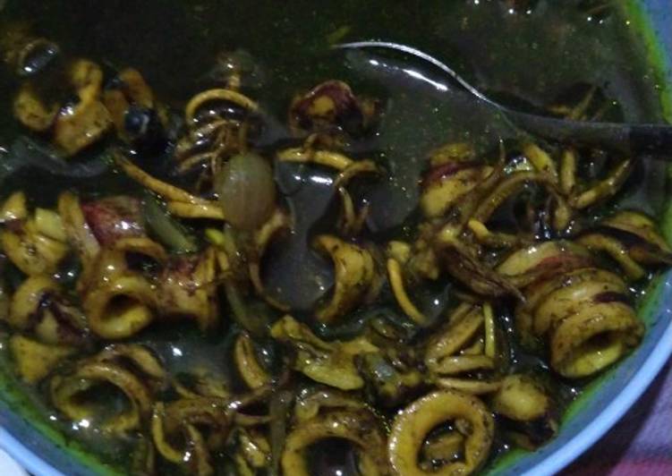 makanan 18. Cumi Hitam Kuah Asam Anti Gagal