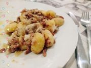 Una foto de gnocchi con nata