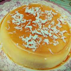 Una foto de Flan en 5 minutos de coco en microondas, riquísimo y súper fácil