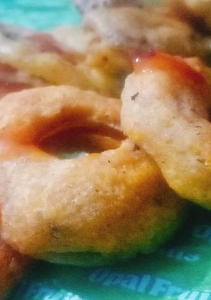 A picture of Crispy fried Onion rings.