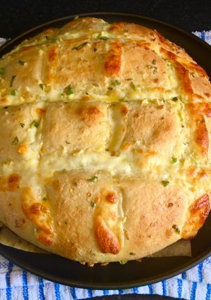 A picture of Cheese & Garlic Bread.