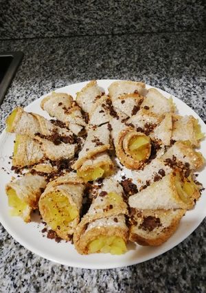 Foto principal de Conos de pan de molde con relleno de manzana