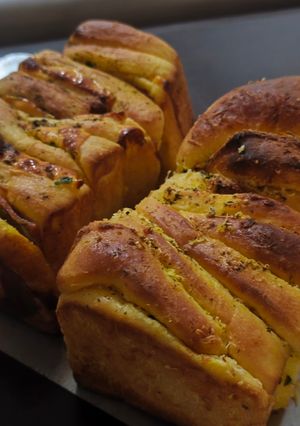 Foto resep Garlic Cheese Pumpkin Bread