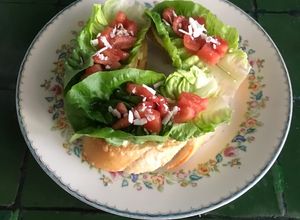 Una foto de Bocaditos con lechuga ©