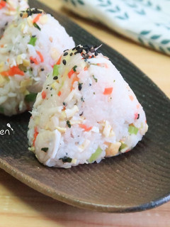 日式吻仔魚三角飯糰~ 野餐料理 的食譜成品照片